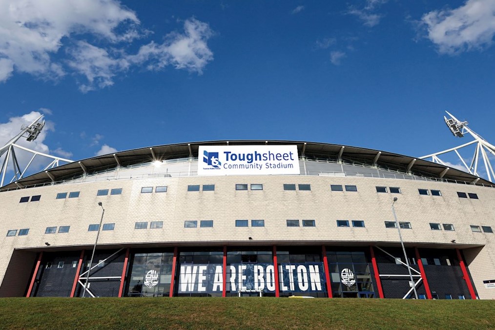 "Bolton Wanderers FC: Nuove Tecnologie per l'Efficienza Energetica al Macron Stadium" "Bolton Wanderers FC: Nuove Tecnologie per l'Efficienza Energetica al Macron Stadium"