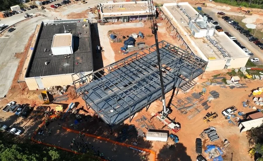 Skanska Completa il Progetto del Nuovo Laboratorio di Stato della Carolina del Nord per Migliorare la Ricerca Scientifica e l'Economia Locale Skanska Completa il Progetto del Nuovo Laboratorio di Stato della Carolina del Nord per Migliorare la Ricerca Scientifica e l'Economia Locale