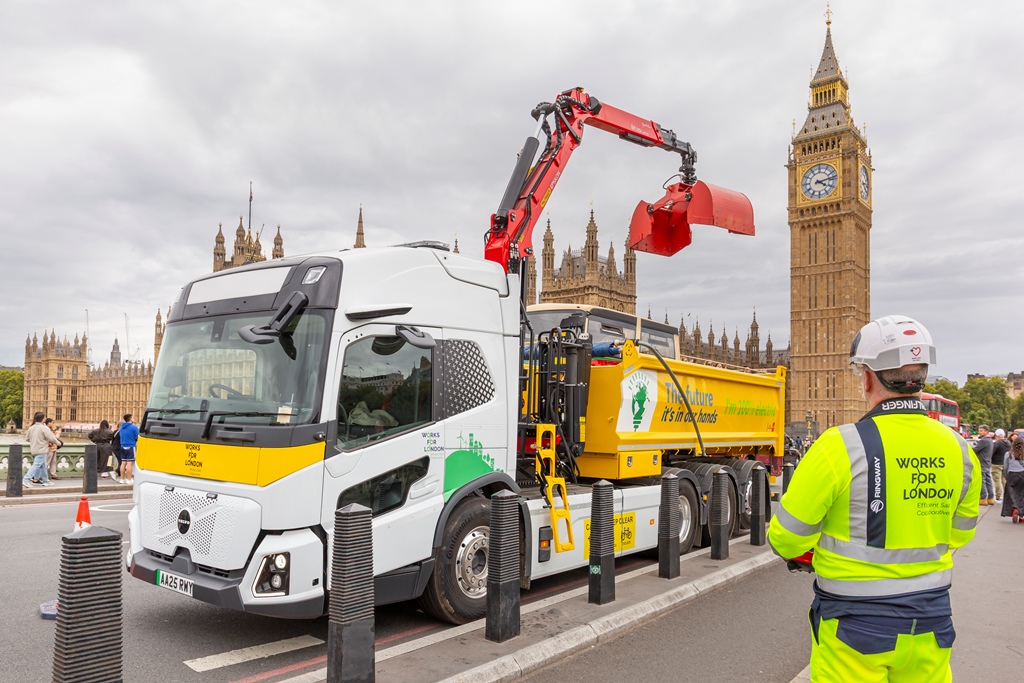 More electric trucks for Ringway More electric trucks for Ringway