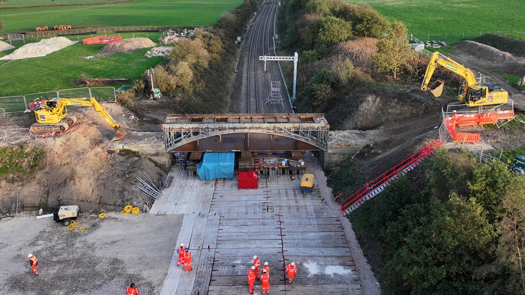 Upgrade for historic cast-iron railway bridge Upgrade for historic cast-iron railway bridge