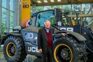 JCB Regala una Giornata di Riposo Extra ai Dipendenti per Celebrare il suo 80esimo Anniversario