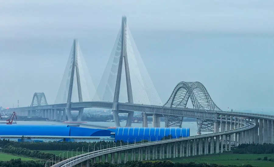 Il Ponte a Cavi più Lungo del Mondo in Cina: un Capolavoro di Ingegneria con Impatti Significativi Il Ponte a Cavi più Lungo del Mondo in Cina: un Capolavoro di Ingegneria con Impatti Significativi