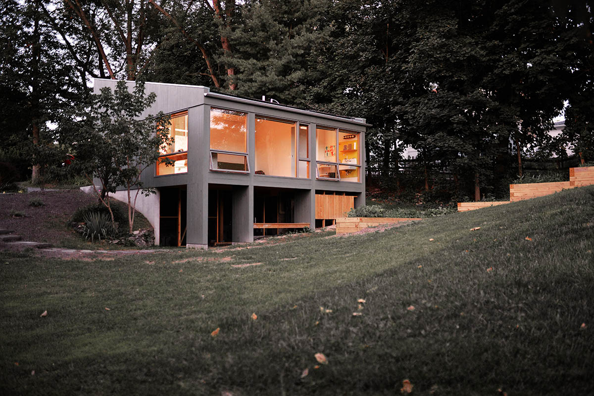 Studio di artista galleggiante a Germantown: un esempio di architettura sostenibile e innovativa