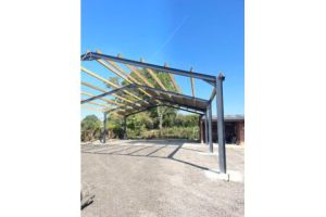 Incidente sul lavoro nel settore edile: multa per azienda dopo la caduta di un tetraiolista, un caso di studio sulla sicurezza lavorativa