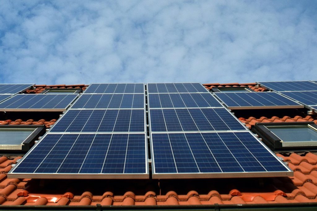 Pannelli solari: il crescente rischio di incendio e la necessità di maggiore sicurezza