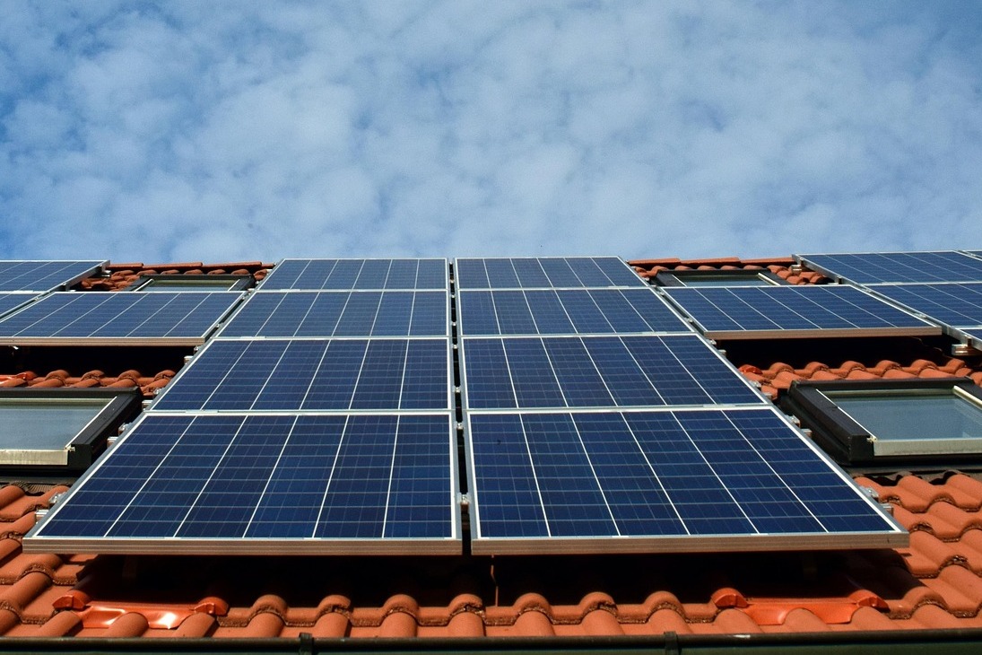 Pannelli solari: il crescente rischio di incendio e la necessità di maggiore sicurezza