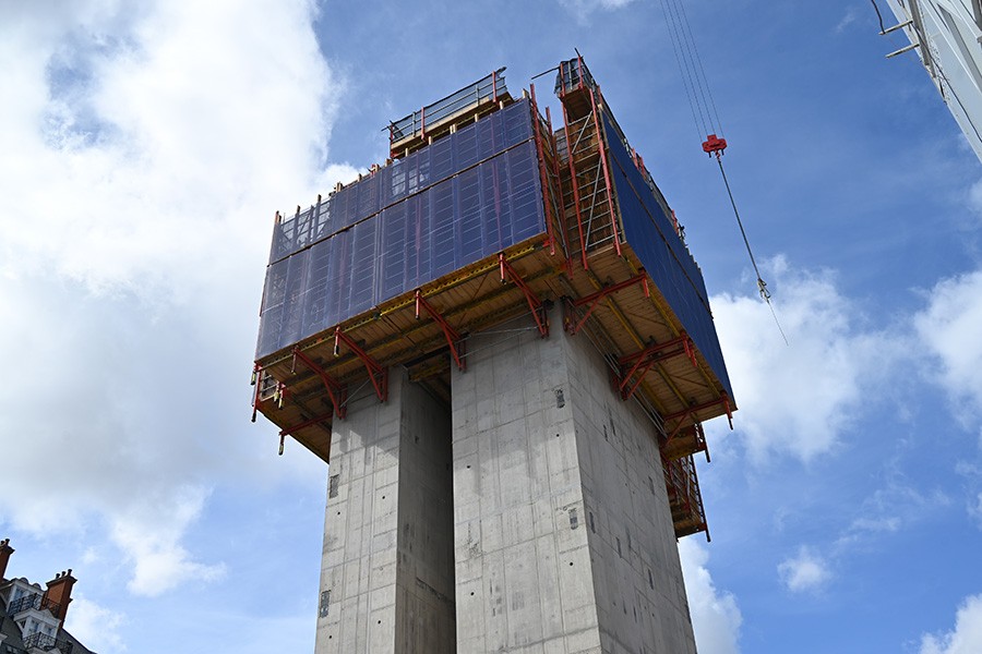 Peri gantry system reduces crane dependency