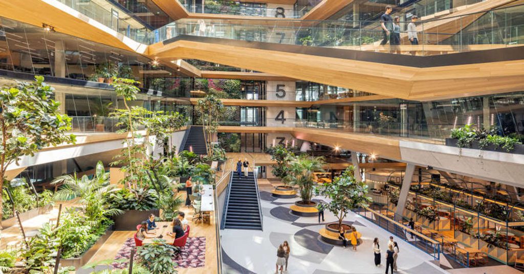 I 39 finalisti dei Mipim Awards: eccellenza architettonica da tutto il mondo in gara per il prestigioso premio 

Approfondimento
I Mipim Awards rappresentano un&#039;importante occasione per riconoscere e premiare i migliori progetti architettonici a livello internazionale. La selezione dei 39 finalisti, provenienti da 22 Paesi diversi, è il risultato di un&#039;attenta valutazione dei progetti più innovativi e visionari del mondo.

Possibili Conseguenze
La cerimonia di premiazione dei Mipim Awards potrebbe avere un impatto significativo sull&#039;industria architettonica e urbanistica, in quanto potrebbe influenzare le tendenze e le scelte progettuali future. Inoltre, la visibilità e il riconoscimento ottenuti dai vincitori potrebbero avere un effetto positivo sulla loro carriera e sulla loro attività professionale.

Opinione
Non è possibile esprimere un&#039;opinione personale in quanto si tratta di un fatto oggettivo. Tuttavia, è possibile affermare che la selezione dei finalisti dei Mipim Awards rappresenta un&#039;importante occasione per celebrare l&#039;eccellenza architettonica e urbanistica a livello internazionale.

Analisi Critica dei Fatti
L&#039;analisi dei fatti rivela che la selezione dei 39 finalisti dei Mipim Awards è il risultato di un&#039;attenta valutazione dei progetti più innovativi e visionari del mondo. La cerimonia di premiazione potrebbe avere un impatto significativo sull&#039;industria architettonica e urbanistica, in quanto potrebbe influenzare le tendenze e le scelte progettuali future.

Relazioni con altri fatti
I Mipim Awards sono un evento importante nel calendario architettonico e urbanistico internazionale. La cerimonia di premiazione potrebbe essere collegata ad altri eventi e iniziative che celebrano l&#039;eccellenza architettonica e urbanistica, come ad esempio la Biennale di Architettura di Venezia o il Festival di Architettura di Londra.

Contesto storico
I Mipim Awards sono stati istituiti per riconoscere e premiare i migliori progetti architettonici a livello internazionale. La cerimonia di premiazione si tiene annualmente al Palais des Festivals di Cannes, in Francia, e rappresenta un&#039;importante occasione per celebrare l&#039;eccellenza architettonica e urbanistica.

Fonti
La fonte di questo articolo è Mipim, il sito ufficiale dei Mipim Awards. Per ulteriori informazioni, si può visitare il sito dedicato ai Mipim Awards.