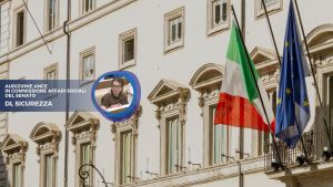 Sicurezza sul Lavoro in Edilizia: L'Ance Valuta il Decreto Sicurezza e Sottolinea l'Importanza della Formazione e della Prevenzione

Approfondimento
La Presidente dell'Ance, Federica Brancaccio, ha sottolineato che fare sicurezza in edilizia è più difficile che in altri settori industriali. L'Ance ha portato al varo di scelte contrattuali volte al rafforzamento della sicurezza sul lavoro e all'implementazione della formazione, condivise con il sindacato e inserite nell'ambito della contrattazione collettiva di settore.
Per quanto riguarda i contenuti del decreto, l'Ance ricorda che da tempo è stata parte attiva nella predisposizione di buone prassi in materia di tessera di riconoscimento, dotata di codice univoco anticontraffazione, utilizzata come badge. Sarà fondamentale che il decreto attuativo ne tenga conto, in quanto sono già utilizzati strumenti informatici ad hoc, anche attraverso il sistema bilaterale delle Casse Edili.

Possibili Conseguenze
Al centro dell'audizione anche l'analisi dei dati Inail relativi agli infortuni. Nel settore "F-Costruzioni", il numero totale di infortuni indennizzati nel 2024 è in diminuzione rispetto al 2023, registrando una variazione negativa di circa il 6%. Anche l'incidenza degli infortuni totali rispetto al numero di occupati nel 2024 è in leggera flessione.
Per quanto riguarda gli infortuni mortali definiti positivi, dopo l'aumento osservato nel 2023, i dati evidenziano nel 2024 una diminuzione del 19% rispetto all'anno precedente. Diminuisce anche l'incidenza degli infortuni mortali rispetto al numero di occupati, che si attesta a 0,07 per 1.000 occupati.

Opinione
L'Ance nutre qualche preoccupazione sulla norma che inserisce un nuovo adempimento per le imprese che, qualora intendano richiedere benefici contributivi, prima dell'assunzione dei lavoratori, devono pubblicare la disponibilità della posizione di lavoro sul SIISL. Una norma che "potrebbe costituire, nel nostro settore, un aggravio burocratico anche per le imprese regolari e corrette, senza dare evidenza, al momento, di potere incidere concretamente sulle suddette finalità".

Analisi Critica dei Fatti
Molte previsioni del "decreto sicurezza" rendono norma di legge alcune importanti previsioni già introdotte, nell'ambito della contrattazione collettiva, dall'Ance, assieme ai sindacati nazionali edili, nonché dalle altre parti datoriali di settore. E' il caso della valorizzazione del ruolo degli organismi paritetici, naturalmente quelli espressione delle associazioni sindacali dei datori di lavoro e dei lavoratori comparativamente più rappresentative a livello nazionale.

Relazioni con altri fatti
Il Formedil Italia sta già portando avanti con Inail un progetto dedicato alla gestione dei "quasi infortuni" nel settore edile, in sintonia, quindi, con l'adozione da parte del Ministero del Lavoro, d'intesa con Inail, delle linee guida per l'identificazione, il tracciamento e l'analisi dei mancati infortuni nelle imprese con più di quindici dipendenti.

Contesto storico
La sicurezza sul lavoro è un tema di grande importanza e attualità, soprattutto nel settore edile, dove i rischi sono più elevati. L'Ance ha sempre sottolineato l'importanza della formazione e della prevenzione per ridurre gli infortuni e migliorare la sicurezza sul lavoro.

Fonti
La fonte di questo articolo è ANCE, Associazione Nazionale Costruttori Edili. Per maggiori informazioni, si può visitare il sito web ufficiale di ANCE.