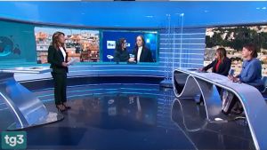 Emergenza Abitativa in Italia: La Presidente Brancaccio Parla di Soluzioni e Governance 

Approfondimento
L&#039;emergenza abitativa rappresenta una delle sfide più significative per il Paese, con una fascia sempre più ampia di popolazione che fatica ad accedere a soluzioni abitative a prezzi sostenibili. La questione è particolarmente critica per l&#039;edilizia residenziale pubblica e per la fascia media, che si trova spesso a dover fronteggiare aumenti dei costi che superano le proprie possibilità economiche.

Possibili Conseguenze
Le conseguenze di un&#039;emergenza abitativa non gestita possono essere gravi e di lungo termine. Tra queste, si possono includere l&#039;aumento della povertà, la riduzione della mobilità sociale, e l&#039;aggravarsi delle disuguaglianze socioeconomiche. Inoltre, la mancanza di accesso a soluzioni abitative adeguate può avere impatti negativi sulla salute fisica e mentale degli individui e delle famiglie.

Opinione
Secondo molti esperti, la chiave per risolvere l&#039;emergenza abitativa risiede nella creazione di una governance chiara e coordinata, che coinvolga tutti gli attori interessati, dal governo centrale alle amministrazioni locali, dalle organizzazioni non governative ai privati. Questo potrebbe aiutare a creare un piano d&#039;azione efficace e sostenibile nel tempo.

Analisi Critica dei Fatti
Un&#039;analisi critica dei fatti mostra che l&#039;attuale sistema di edilizia residenziale pubblica necessita di una riforma profonda per essere in grado di rispondere alle esigenze della popolazione. Ciò include la necessità di aumentare l&#039;offerta di alloggi a prezzi accessibili, migliorare la qualità degli alloggi esistenti, e creare meccanismi di sostegno per le famiglie più vulnerabili.

Relazioni con altri fatti
L&#039;emergenza abitativa è strettamente legata ad altri temi sociali ed economici, come la povertà, la disoccupazione, e le disuguaglianze socioeconomiche. Risolvere l&#039;emergenza abitativa richiede quindi un approccio olistico che tenga conto di questi fattori e cerchi di creare soluzioni integrate che possano affrontare le cause profonde del problema.

Contesto storico
Il tema dell&#039;emergenza abitativa non è nuovo, ma ha assunto una rilevanza particolare negli ultimi anni a causa dell&#039;aumento dei costi delle abitazioni e della riduzione delle risorse disponibili per il settore pubblico. La storia recente del Paese mostra che gli interventi isolati e non coordinati non sono stati in grado di risolvere il problema, sottolineando la necessità di un approccio più strutturale e coordinato.

Fonti
La fonte di questo articolo è ANCE. Per ulteriori informazioni e per leggere l&#039;articolo originale, si può visitare il sito web di ANCE al link https://ance.it.