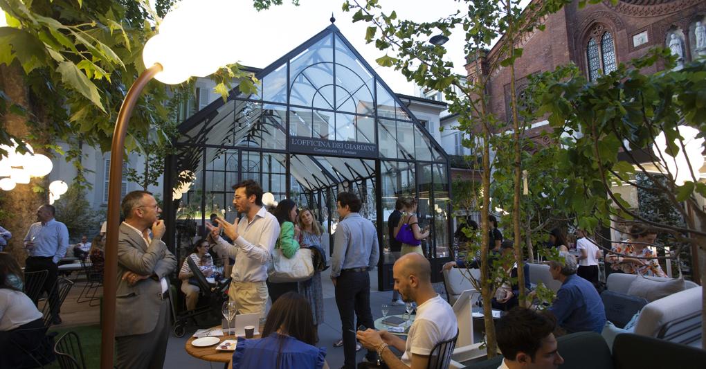 Natura e città: come il Salone del Mobile di Milano esplora l&#039;integrazione del verde nello spazio urbano fino a domenica