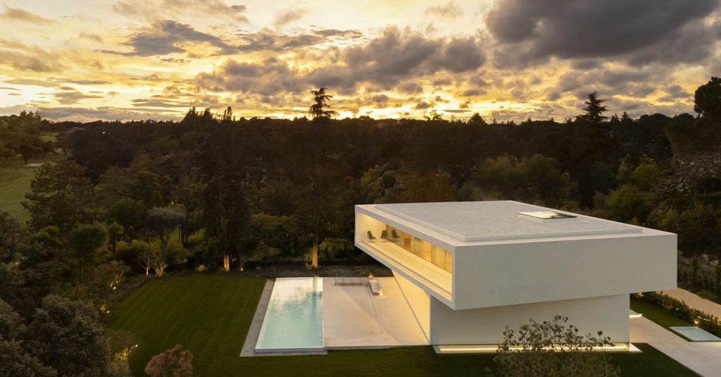 Villa Lavan: un esempio di architettura sostenibile che unisce design senza tempo e vita transgenerazionale in armonia con la natura