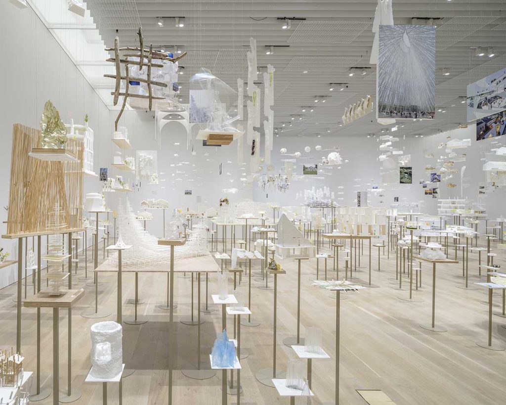 Esposizione Innovativa alla Mori Art Museum di Tokyo: Sou Fujimoto Presenta la Foresta del Futuro Primordiale

Approfondimento
La mostra esplora il concetto di &quot;foresta del futuro primordiale&quot; attraverso le opere e i progetti di Sou Fujimoto, noto per le sue creazioni innovative e sperimentali. L&#039;esposizione offre una visione approfondita dell&#039;architettura di Fujimoto e della sua capacità di fondere natura e tecnologia.

Possibili Conseguenze
La mostra potrebbe avere un impatto significativo sulla scena architettonica giapponese e internazionale, ispirando nuove generazioni di architetti e designer a esplorare nuove frontiere creative. Inoltre, l&#039;esposizione potrebbe contribuire a promuovere la consapevolezza sull&#039;importanza della sostenibilità e della relazione tra natura e architettura.

Opinione
La mostra di Sou Fujimoto alla Mori Art Museum di Tokyo rappresenta un&#039;opportunità unica per scoprire le opere di uno degli architetti più innovativi del nostro tempo. L&#039;esposizione offre una visione affascinante del futuro della architettura e della sua capacità di trasformare lo spazio e la società.

Analisi Critica dei Fatti
La mostra di Sou Fujimoto è il risultato di una lunga e approfondita ricerca sull&#039;architettura e sulla sua relazione con la natura. L&#039;esposizione presenta una selezione di opere e progetti che dimostrano la capacità di Fujimoto di fondere tecnologia e natura, creando spazi innovativi e sostenibili.

Relazioni con altri fatti
La mostra di Sou Fujimoto alla Mori Art Museum di Tokyo si inserisce nel contesto di una più ampia riflessione sull&#039;architettura e sulla sua relazione con la natura. L&#039;esposizione è in linea con le tendenze internazionali che vedono l&#039;architettura come un mezzo per promuovere la sostenibilità e la conservazione dell&#039;ambiente.

Contesto storico
La mostra di Sou Fujimoto si inserisce nel contesto di una lunga tradizione di architettura giapponese che ha sempre posto l&#039;accento sulla relazione tra natura e costruzione. L&#039;esposizione rappresenta un&#039;evoluzione di questa tradizione, con l&#039;introduzione di nuove tecnologie e materiali che consentono di creare spazi innovativi e sostenibili.

Fonti
La fonte di questo articolo è Dezeen. La mostra &quot;The Architecture of Sou Fujimoto: Primordial Future Forest&quot; è visibile alla Mori Art Museum di Tokyo fino al 6 novembre.