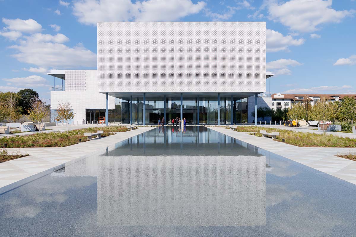 Inaugurato il primo Ismaili Center degli Stati Uniti a Houston progettato da Farshid Moussavi Architecture
